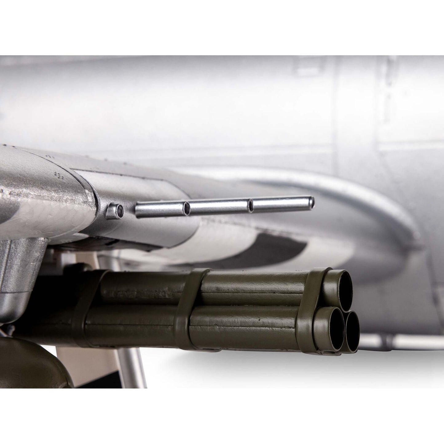 E-flite P-47 Razorback 1.2m BNF Basic with AS3X & SAFE Select