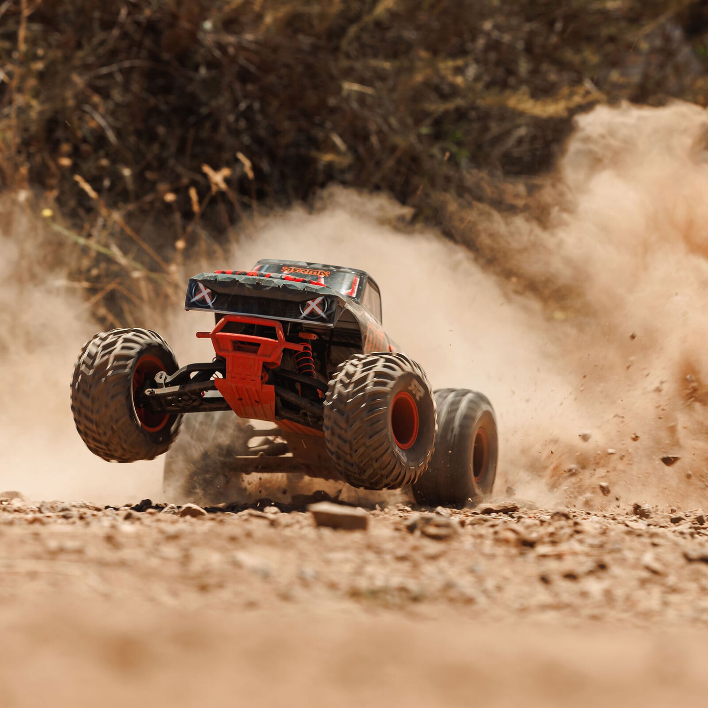 ARRMA 1/10 QUAKE 223S DSC 2WD RTR Brushless Monster Truck