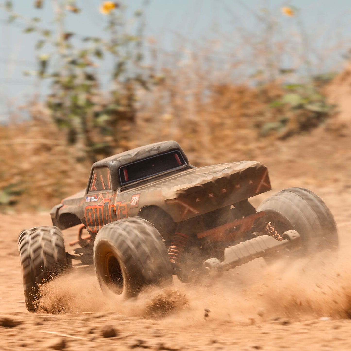 ARRMA 1/10 QUAKE 223S DSC 2WD RTR Brushless Monster Truck