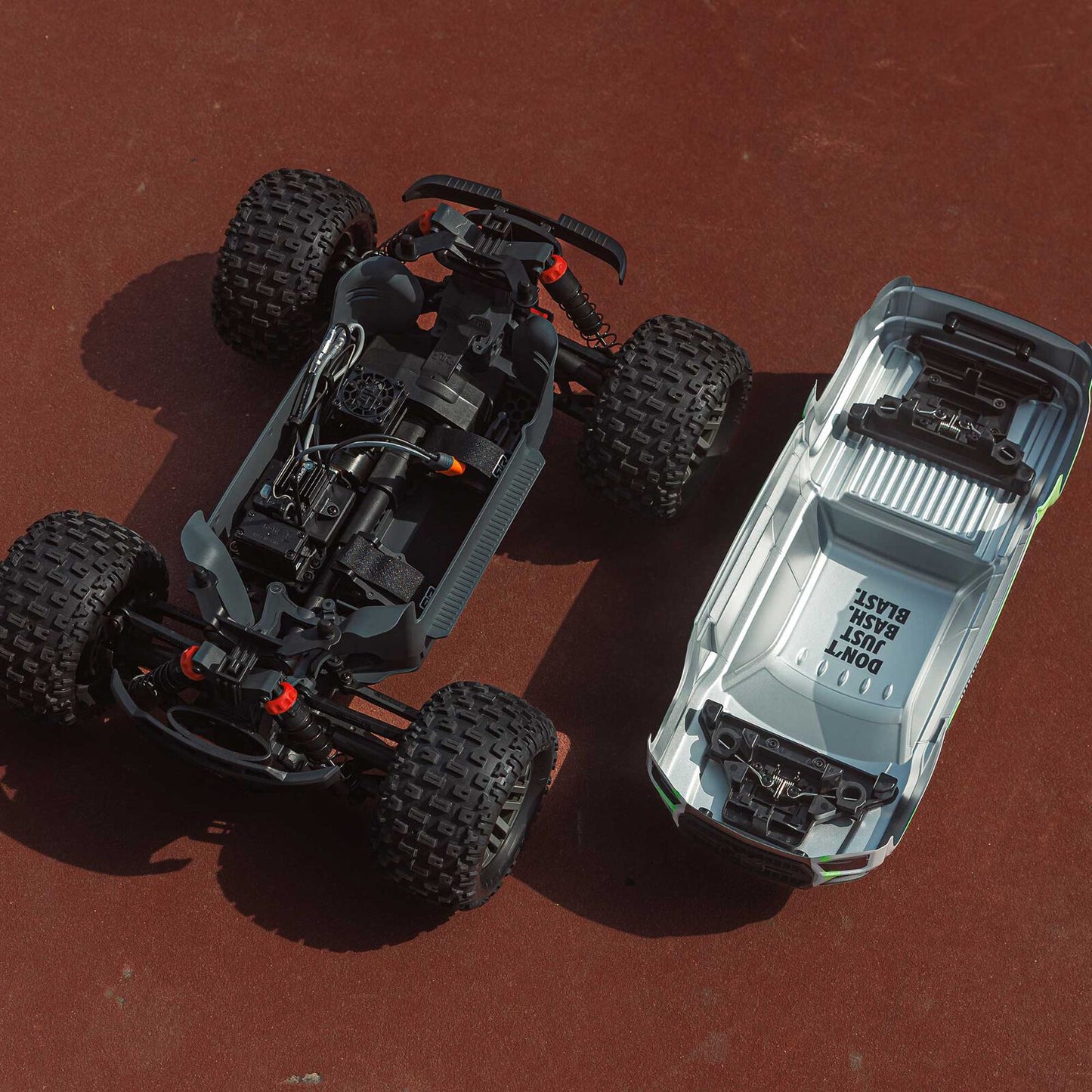 ARRMA 1/10 GRANITE MEGA 665 4X4 RTR Brushed Monster Truck