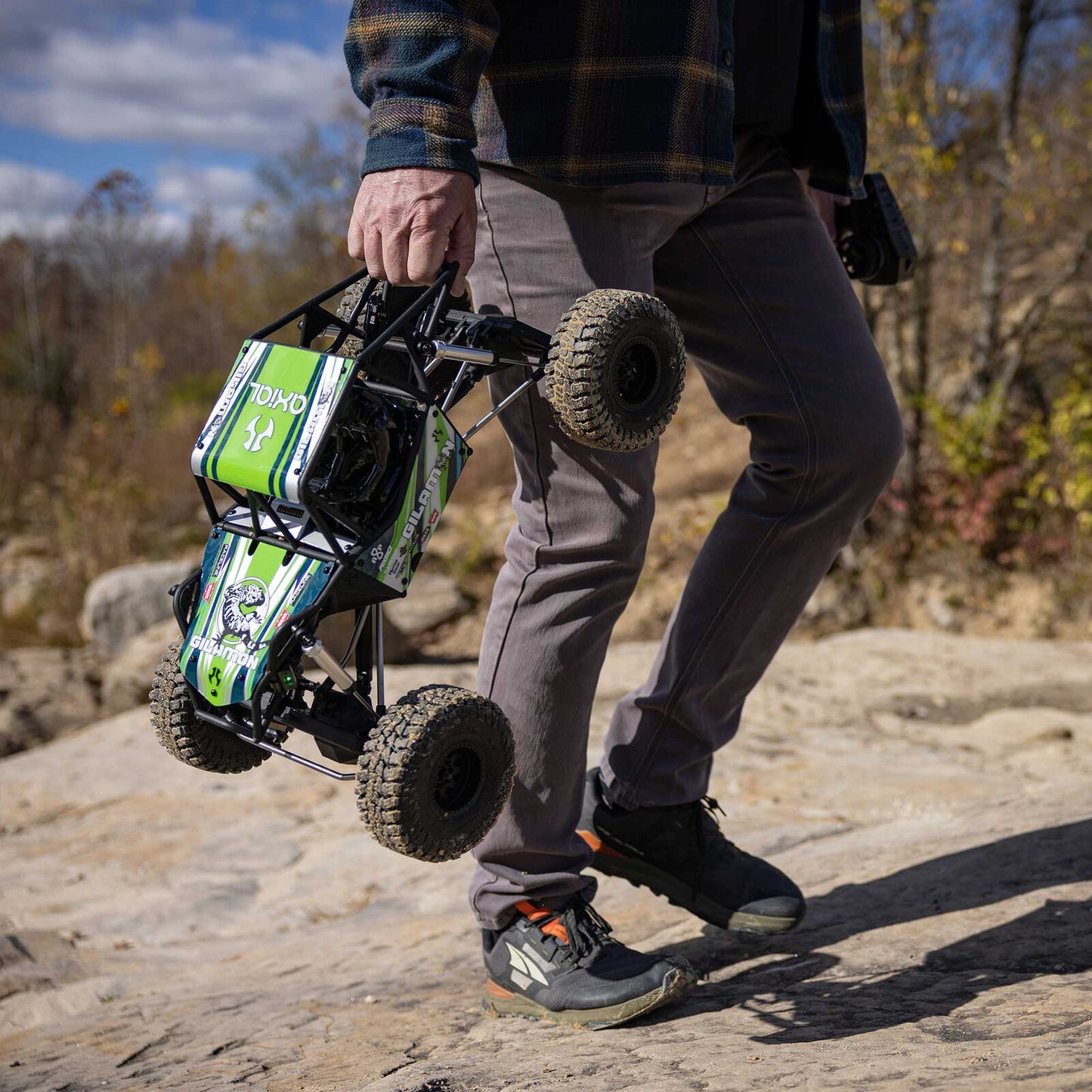 Axial 1/8 AXP8 Gilamon 2.2 4X4 RTR Brushed Trail Buggy