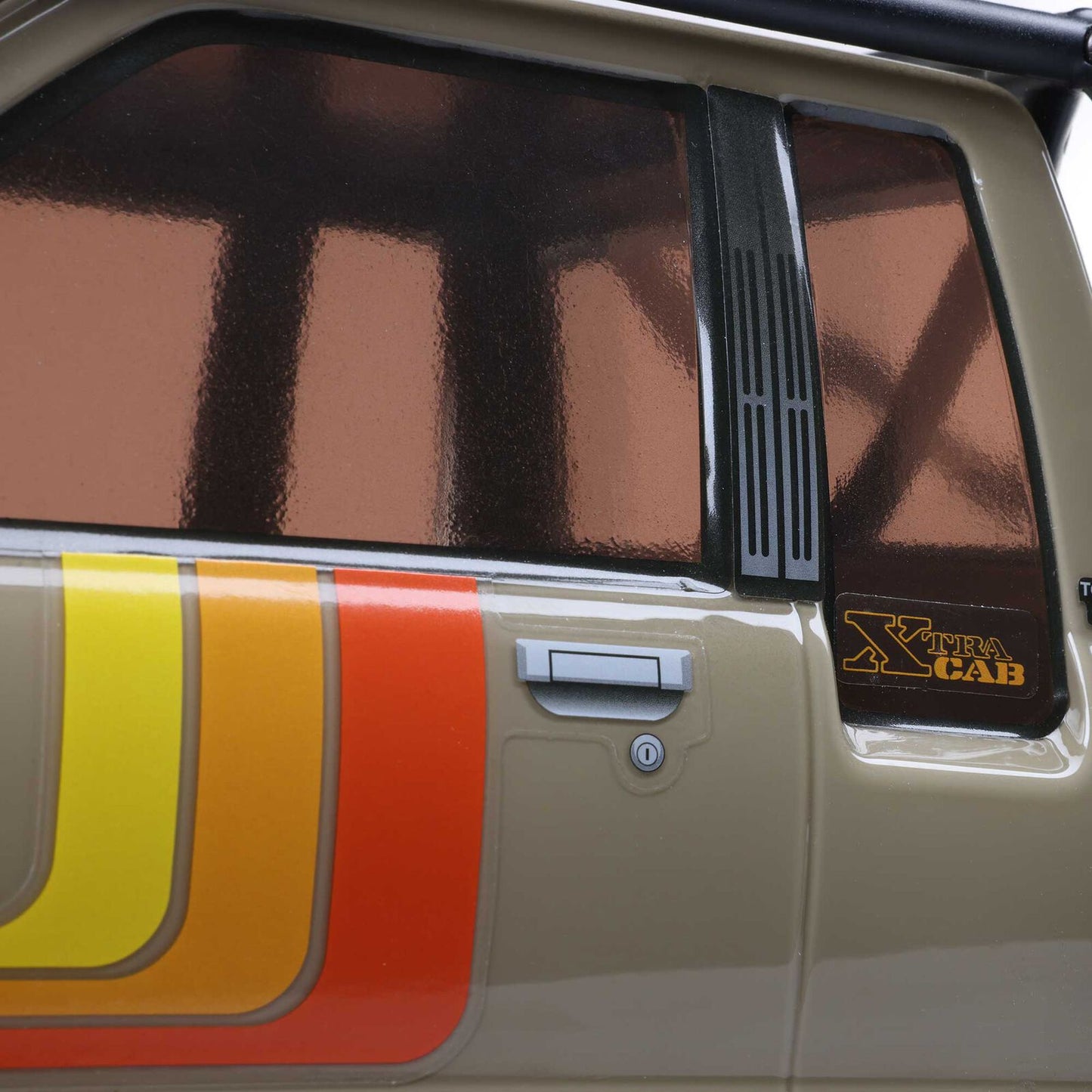 Axial 1/10 SCX10 III 1987 Toyota SR5