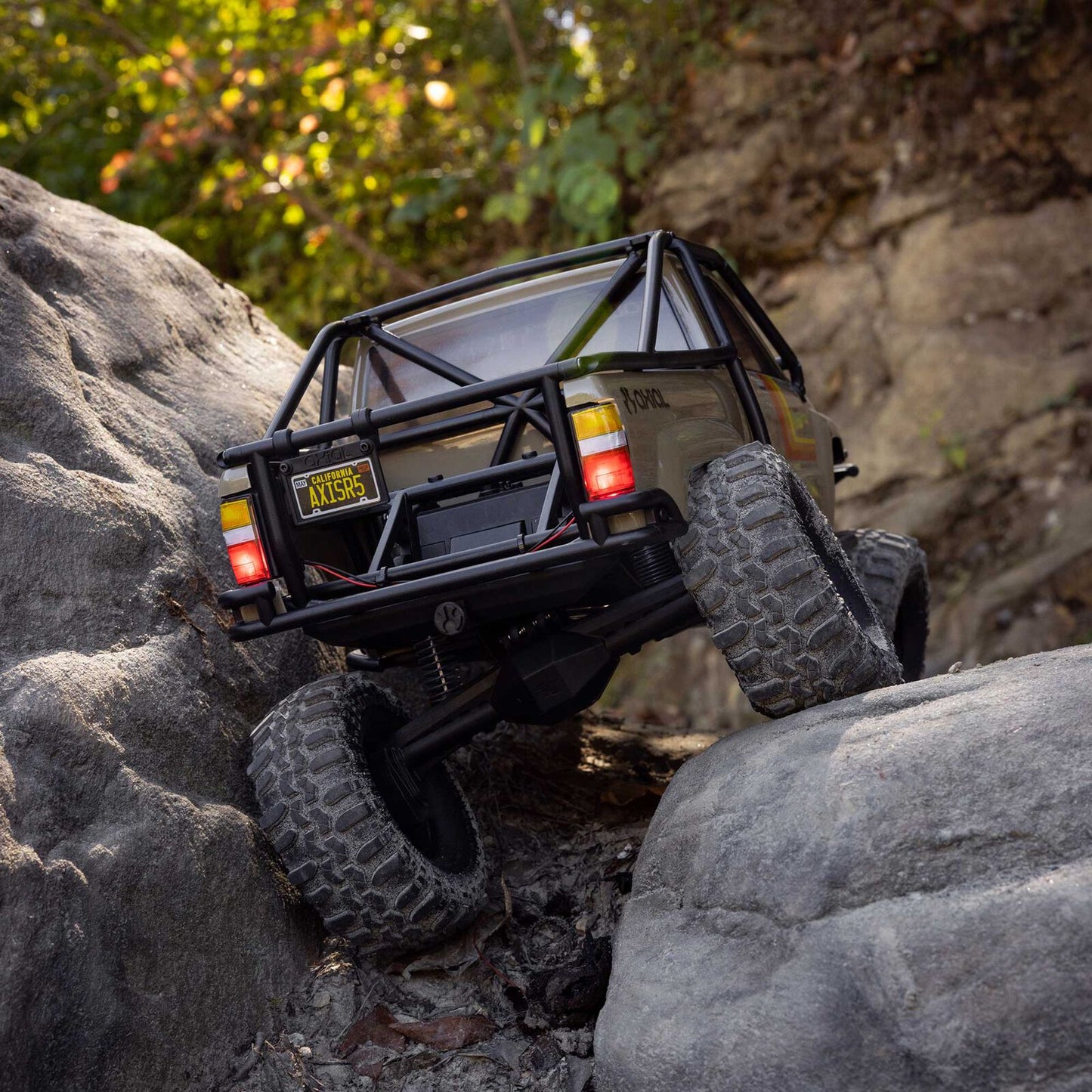 Axial 1/10 SCX10 III 1987 Toyota SR5