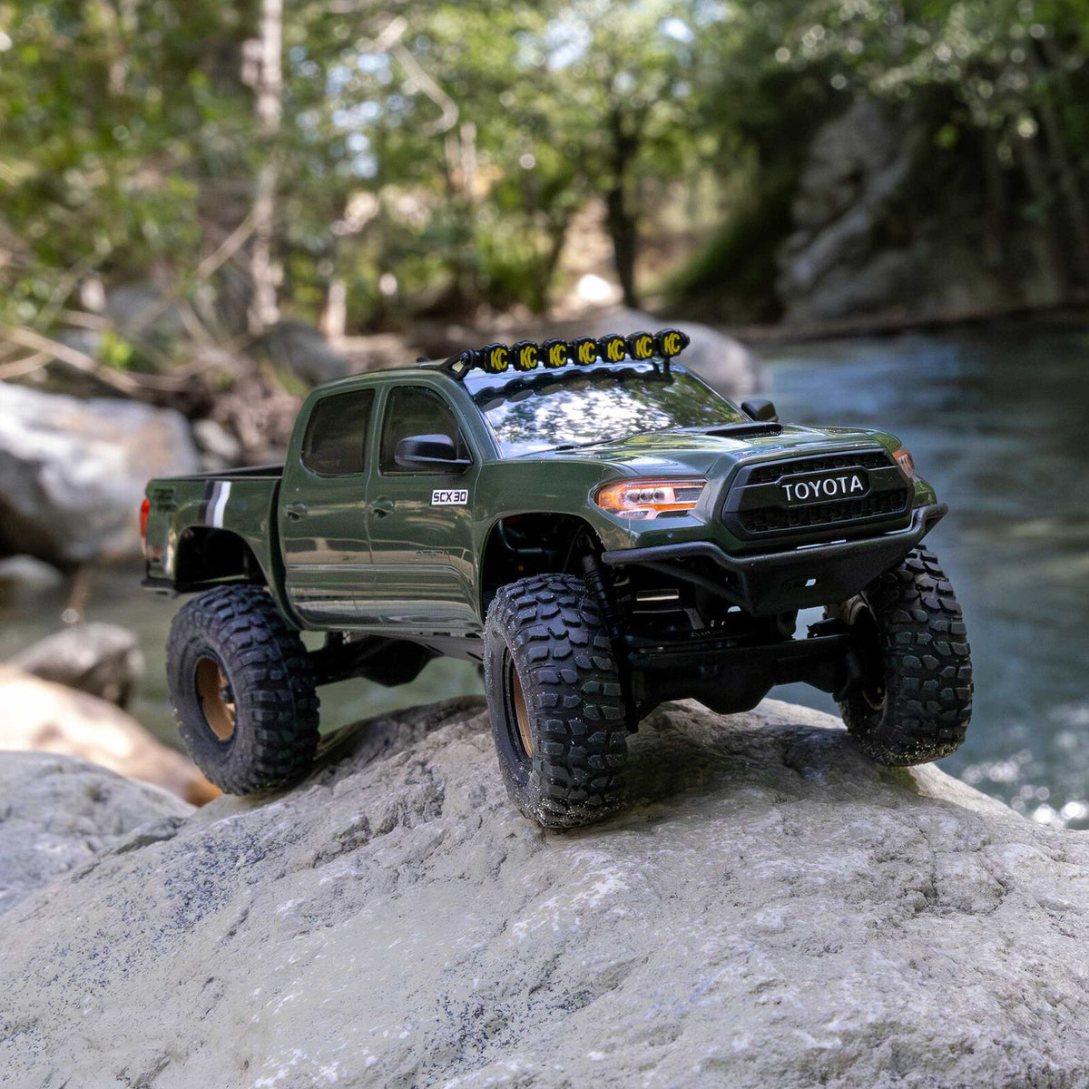 Axial 1/30 SCX30 Toyota Tacoma (Battery & Charger Included)