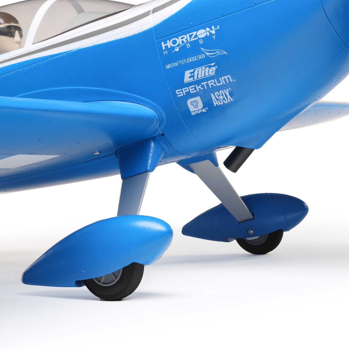 E-flite Commander mPd 1.4m BNF Basic with AS3X and SAFE Select