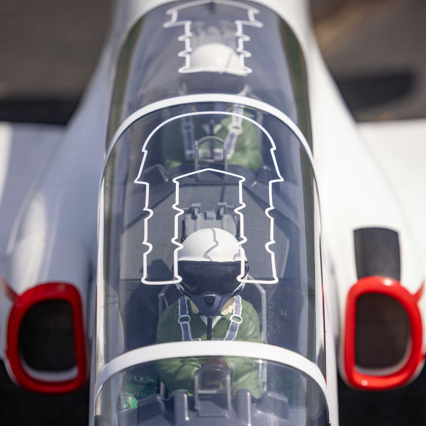 Hangar 9 Hawk/T-45 140-160N ARF with Retract Set