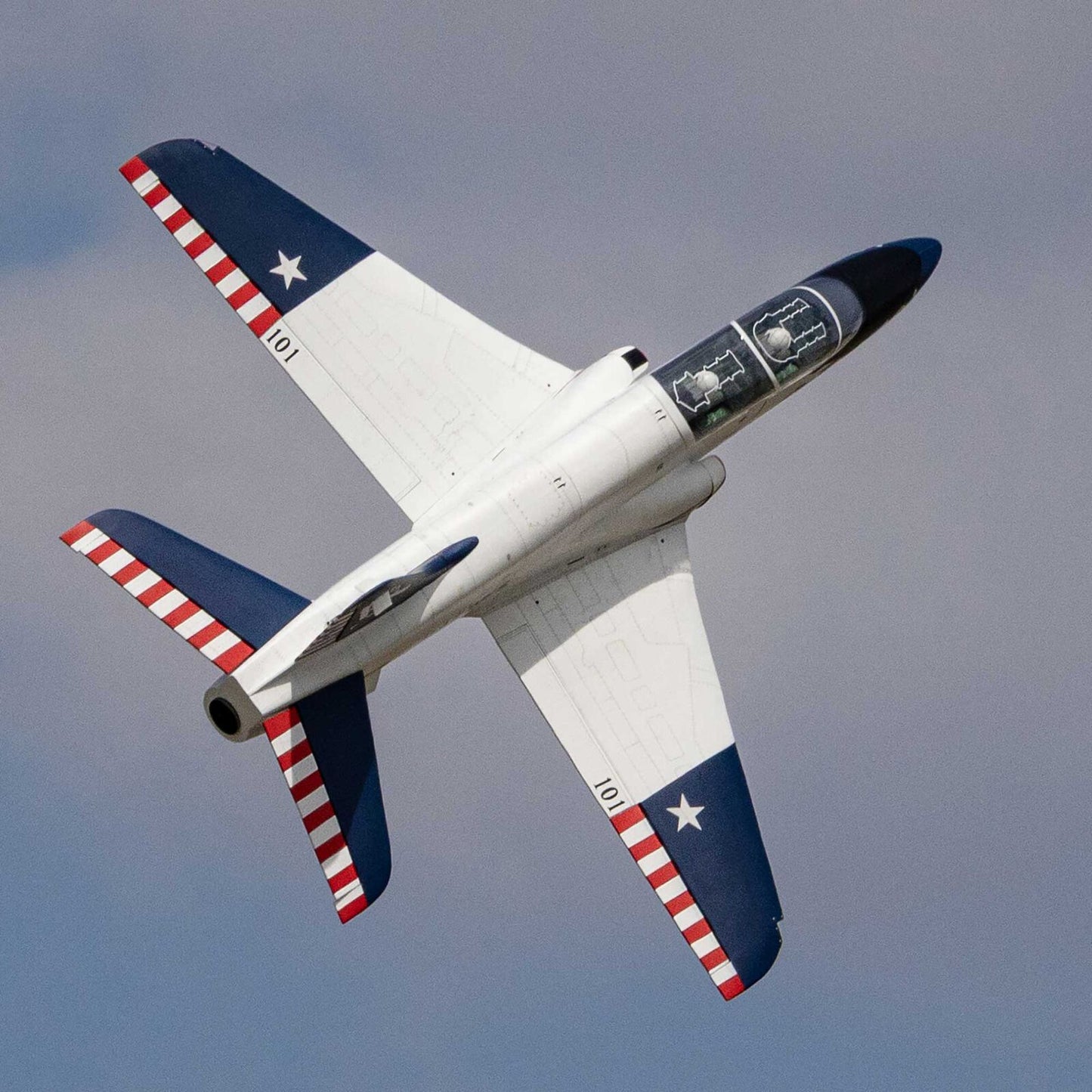 Hangar 9 Hawk/T-45 140-160N ARF with Retract Set