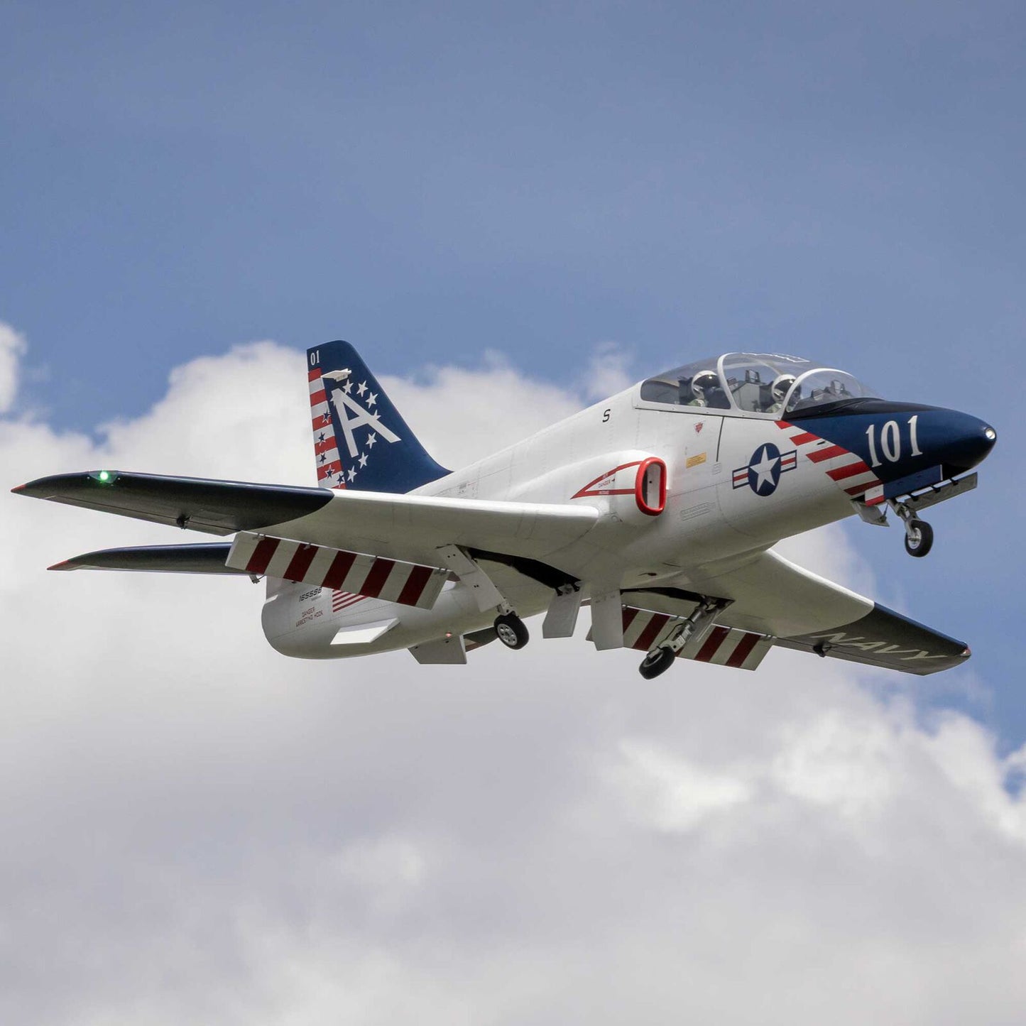 Hangar 9 Hawk/T-45 140-160N ARF with Retract Set