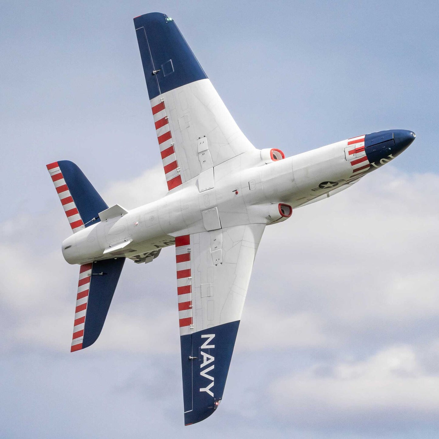 Hangar 9 Hawk/T-45 140-160N ARF with Retract Set