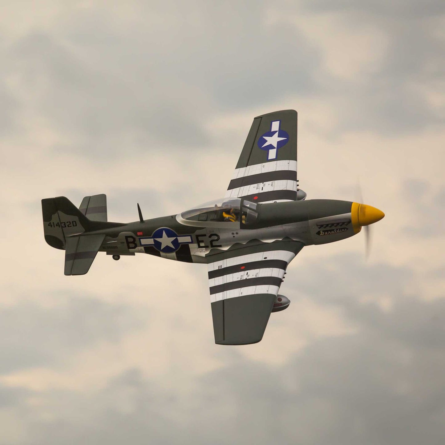 Hangar 9 P-51D Mustang 20cc ARF 1.8m with E-flite Electric Retract Set