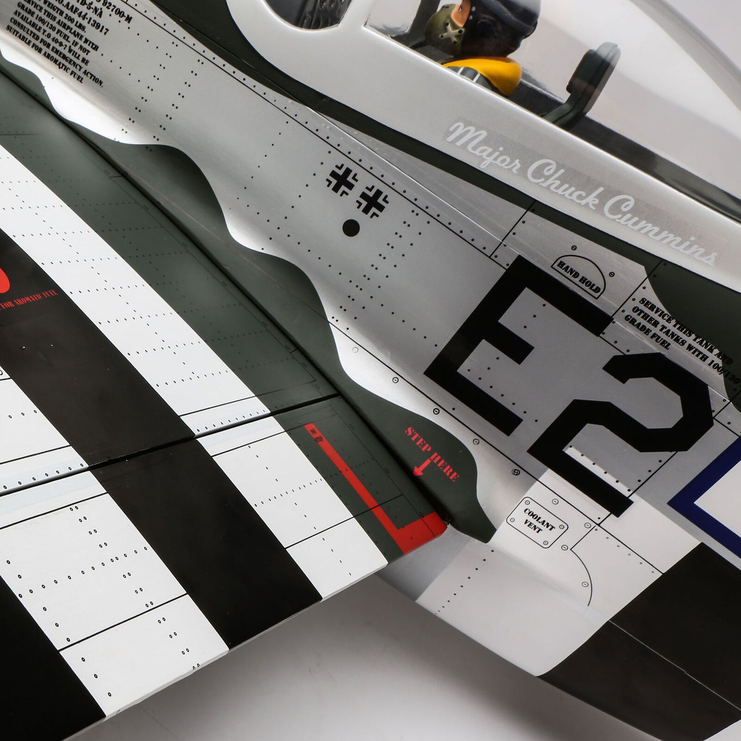 Hangar 9 P-51D Mustang 20cc ARF 1.8m with E-flite Electric Retract Set