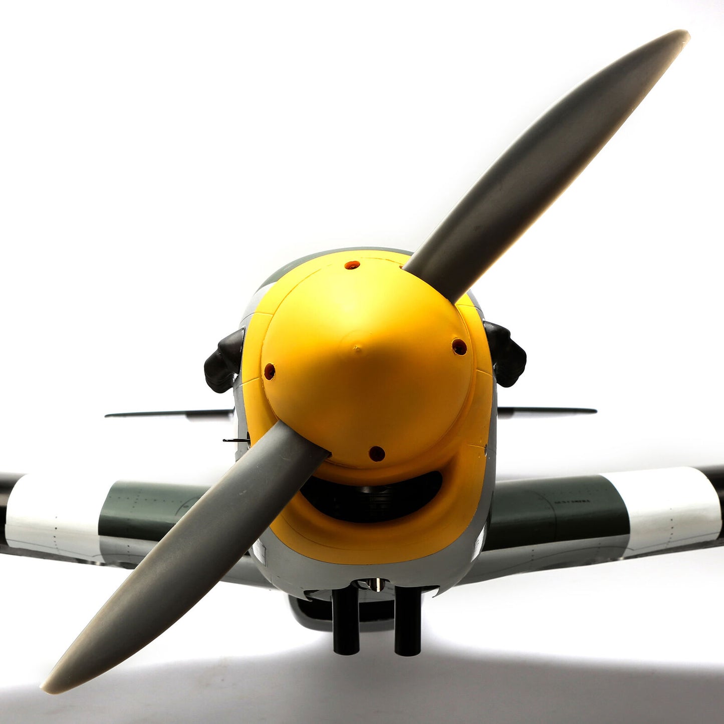 Hangar 9 P-51D Mustang 20cc ARF 1.8m with E-flite Electric Retract Set