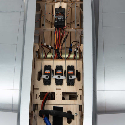 Hangar 9 P-47D Thunderbolt 20cc ARF 1.7m