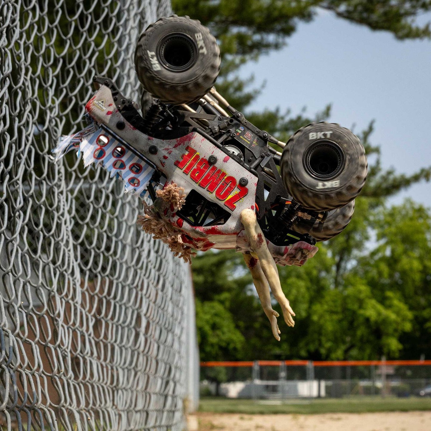 Losi 1/18 Mini LMT Zombie 2S 4X4 RTR Brushed Monster Truck (Battery & Charger Included)