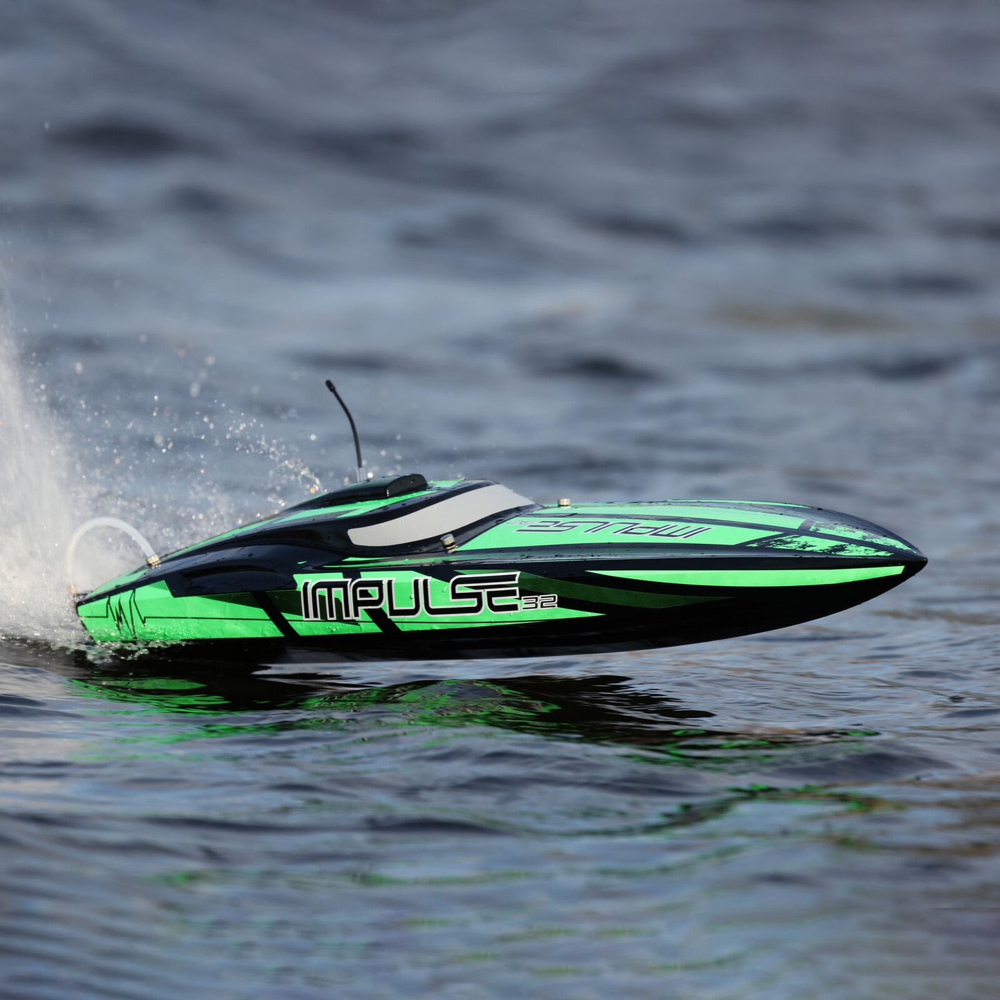 Pro Boat Impulse 32" Brushless Deep-V RTR with Smart