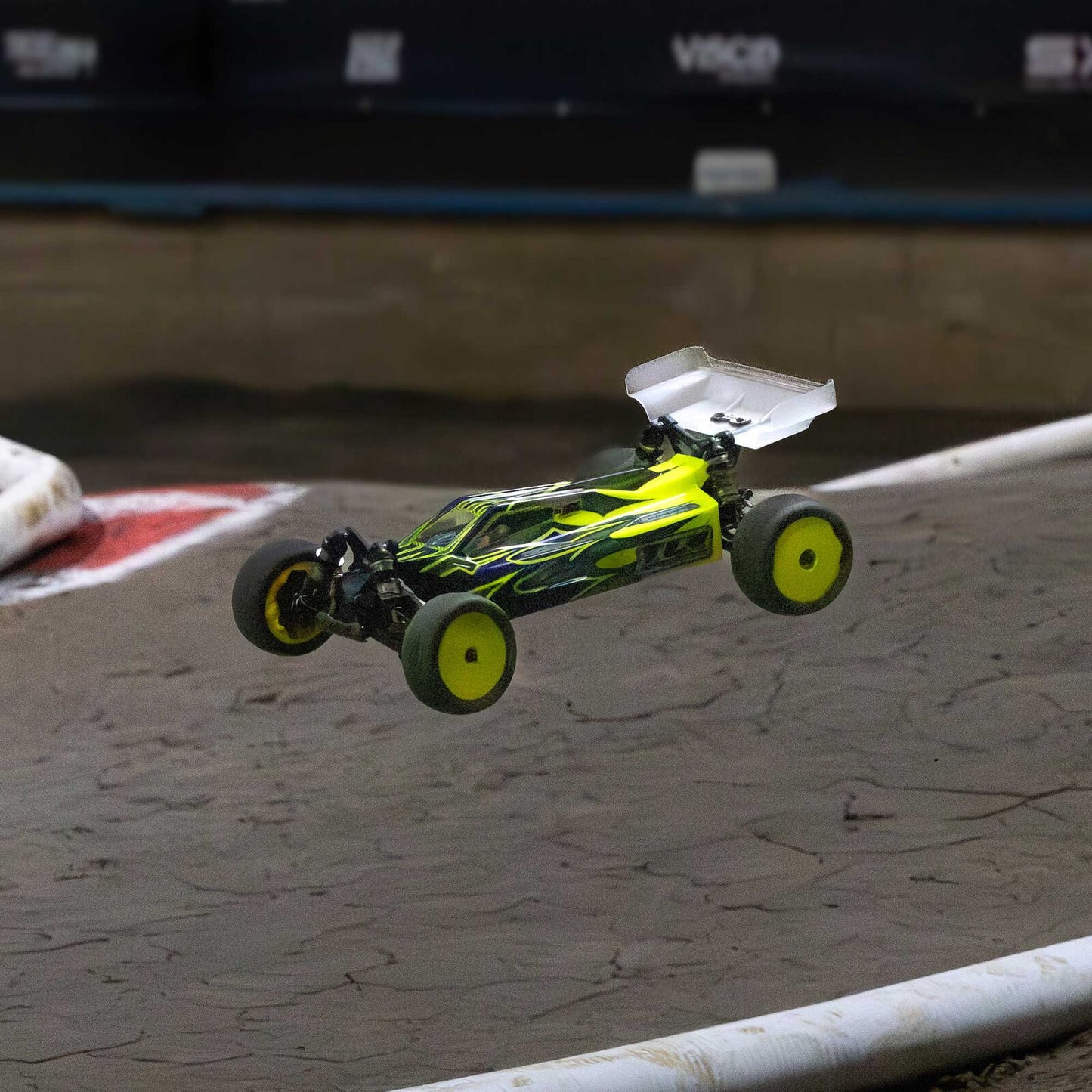 TLR 1/10 22X-4 2.0 Dirt/Clay Buggy Kit